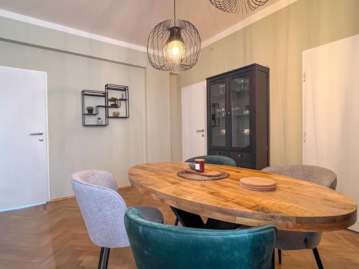 96M2 Of Comfort And Style: 4Bd Apartment In Old Town Bratislava Exterior photo