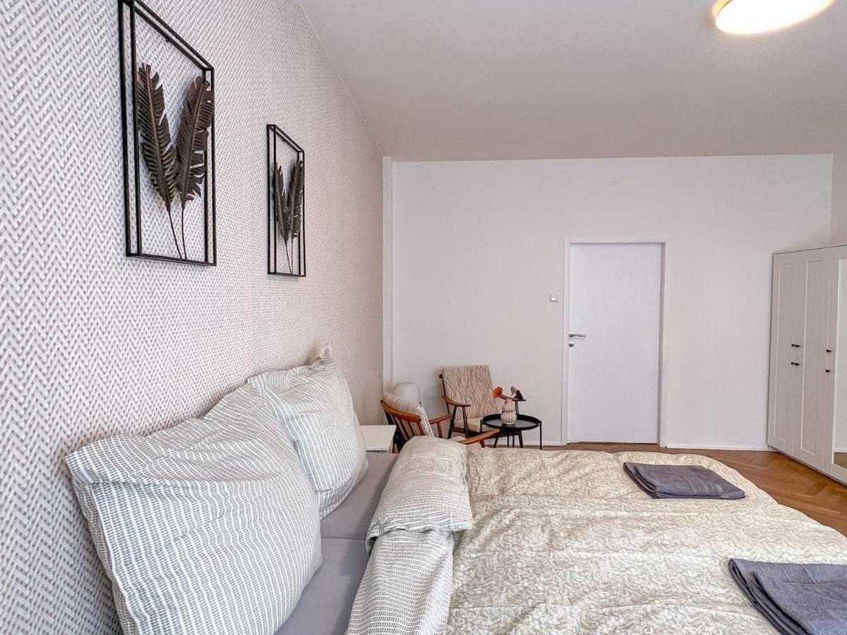 96M2 Of Comfort And Style: 4Bd Apartment In Old Town Bratislava Exterior photo